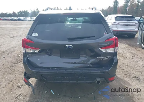 2021 Subaru Forester Touring z USA, uszkodzony, nr VIN JF2SKAXC6MH531768